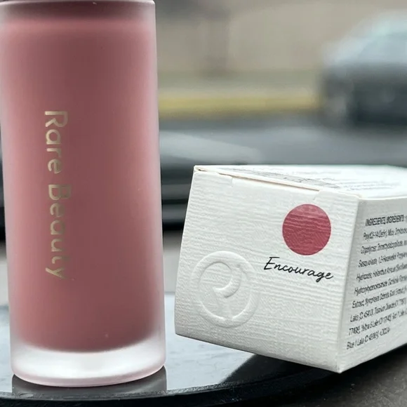 Rare Beauty Encourage Soft Pinch Liquid Blush - Picture 5 of 14